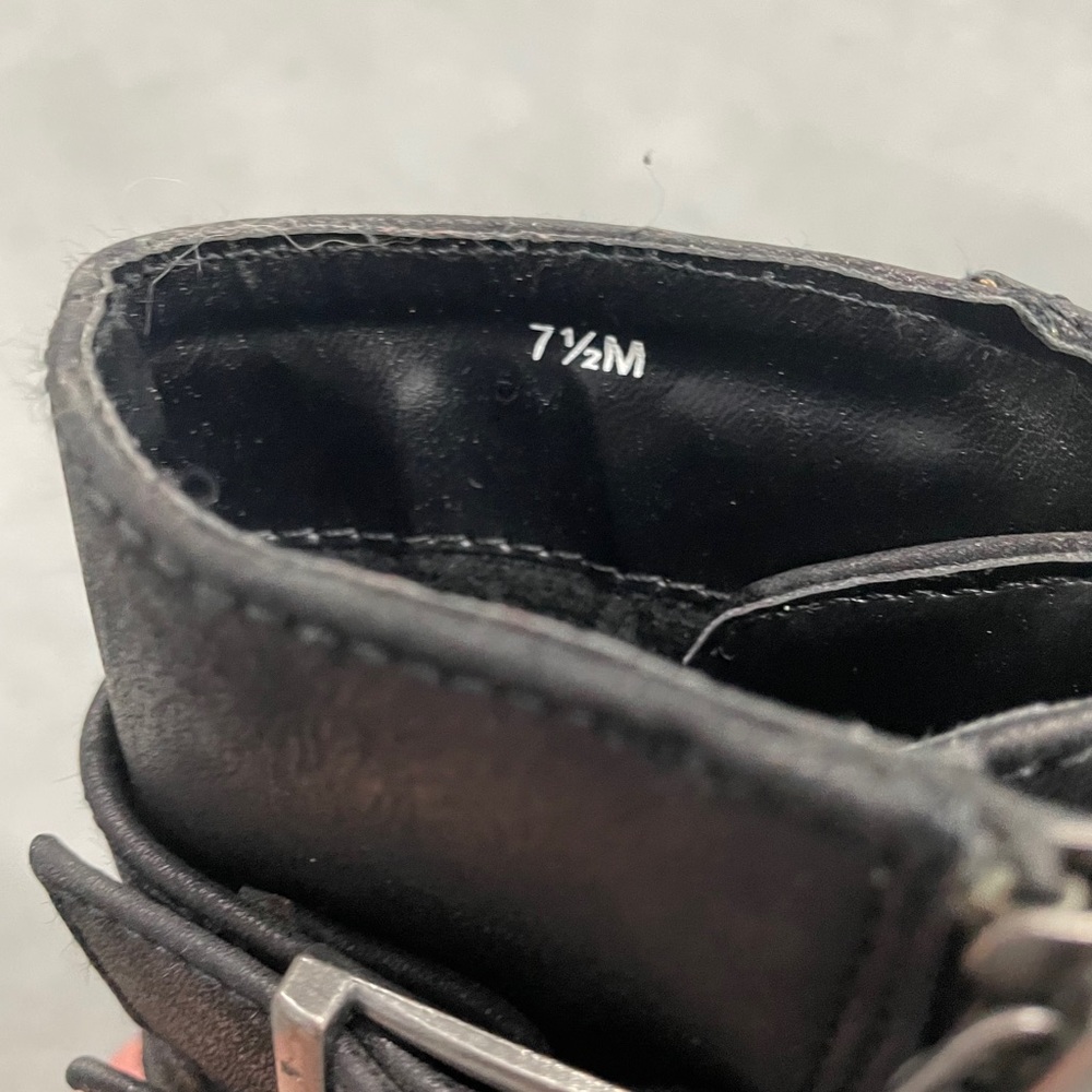 Black boot - Picture 3 of 3